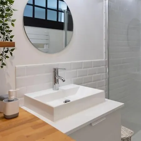 Vila Maison Et Attenant Pour 10 Personnes Avec Terrasse, Cour Et Parking