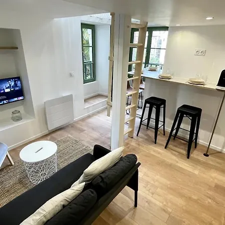 Maison Et Attenant Pour 10 Personnes Avec Terrasse, Cour Et Parking Villa