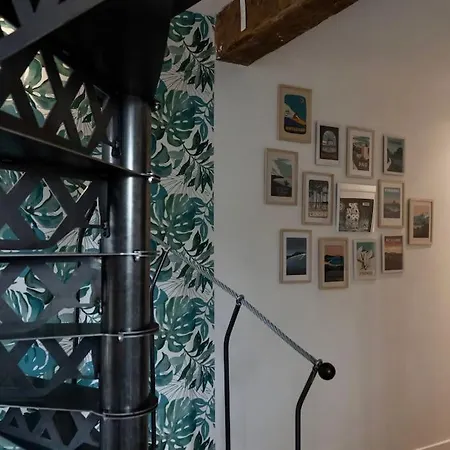 Maison Et Attenant Pour 10 Personnes Avec Terrasse, Cour Et Parking *
