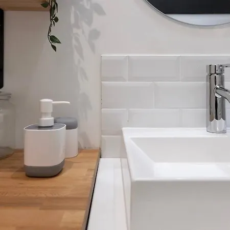 Maison Et Attenant Pour 10 Personnes Avec Terrasse, Cour Et Parking Villa Pau