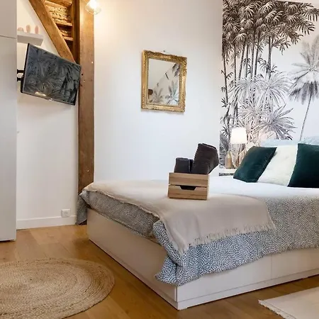 Maison Et Attenant Pour 10 Personnes Avec Terrasse, Cour Et Parking *