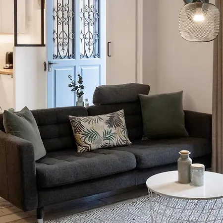 Villa Maison Et Attenant Pour 10 Personnes Avec Terrasse, Cour Et Parking *