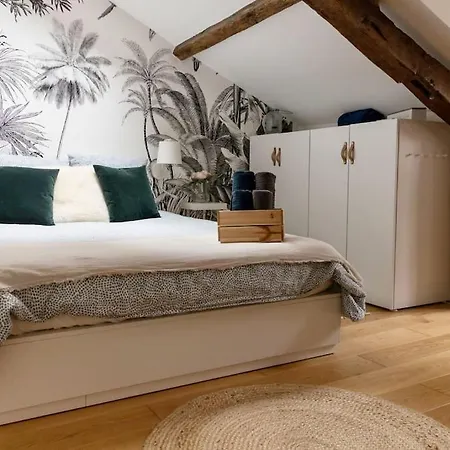 Maison Et Attenant Pour 10 Personnes Avec Terrasse, Cour Et Parking