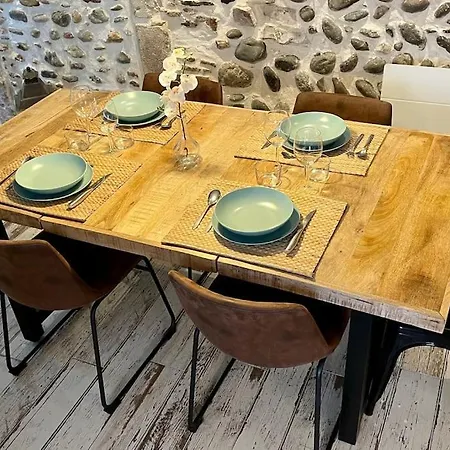 Maison Et Attenant Pour 10 Personnes Avec Terrasse, Cour Et Parking Villa