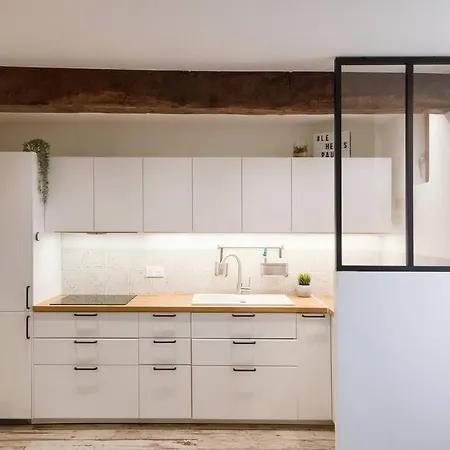 Villa Maison Et Attenant Pour 10 Personnes Avec Terrasse, Cour Et Parking *