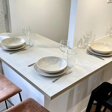 Maison Et Attenant Pour 10 Personnes Avec Terrasse, Cour Et Parking