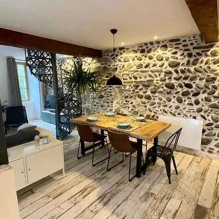 Maison Et Attenant Pour 10 Personnes Avec Terrasse, Cour Et Parking *
