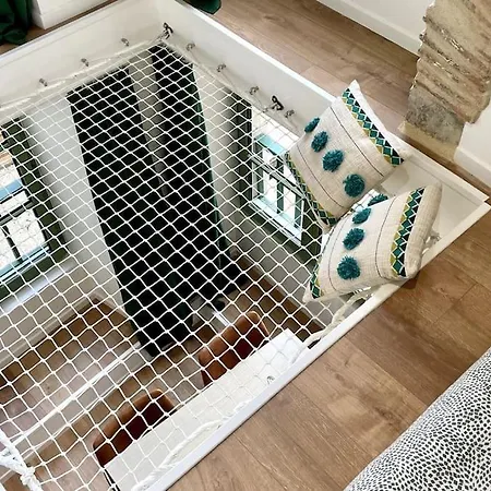 Maison Et Attenant Pour 10 Personnes Avec Terrasse, Cour Et Parking