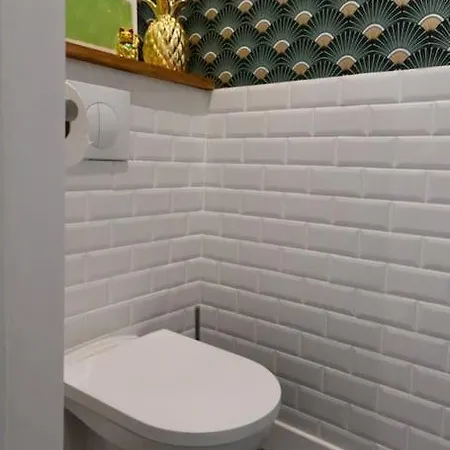 Maison Et Attenant Pour 10 Personnes Avec Terrasse, Cour Et Parking Villa *