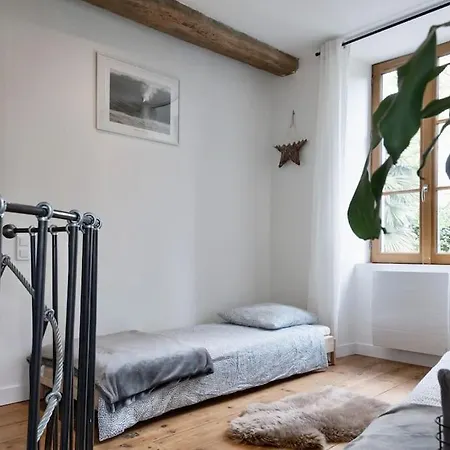 Maison Et Attenant Pour 10 Personnes Avec Terrasse, Cour Et Parking Pau