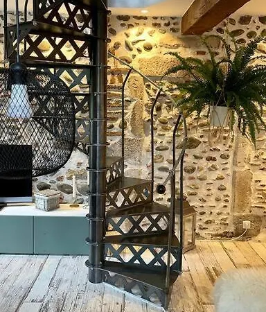 Maison Et Attenant Pour 10 Personnes Avec Terrasse, Cour Et Parking Villa