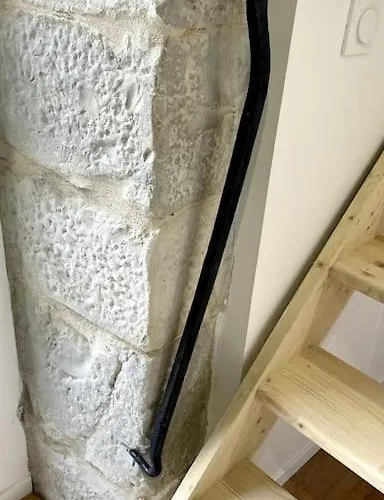 Villa Maison Et Attenant Pour 10 Personnes Avec Terrasse, Cour Et Parking